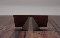 Tischkarten aus Holz | dunkel mit Standfuß